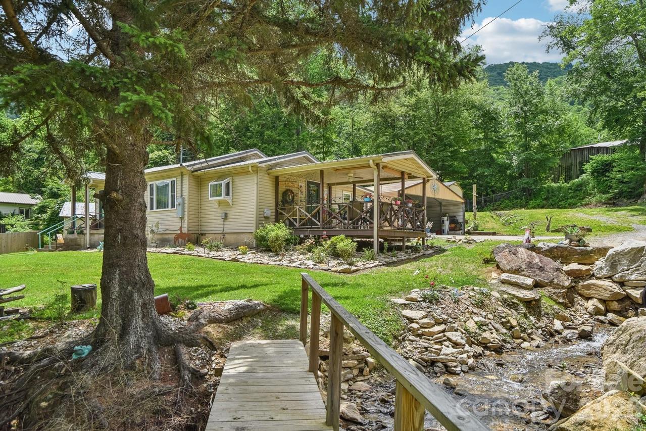 19 Lockman Rd., Maggie Valley, NC 28751