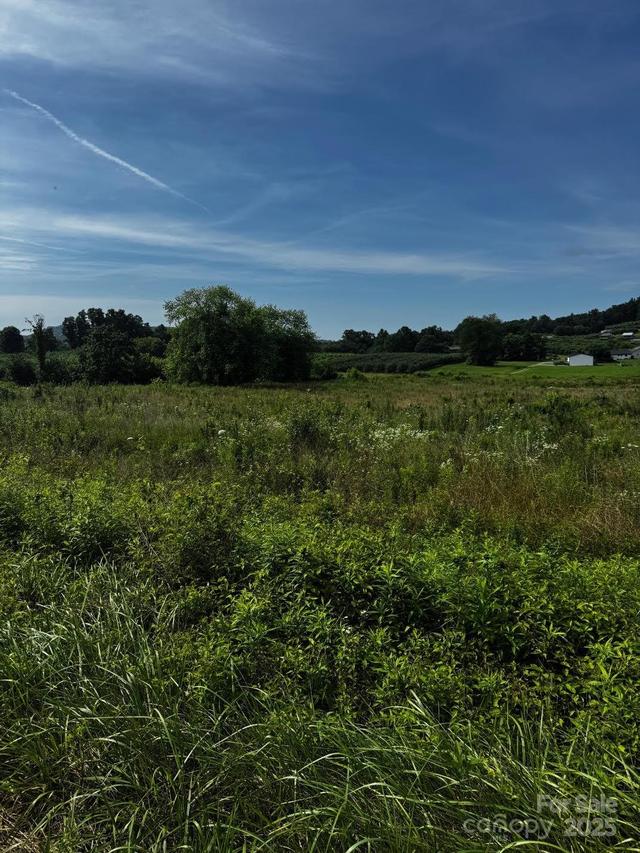 497 Waters Rd. #2, Hendersonville, NC 28792