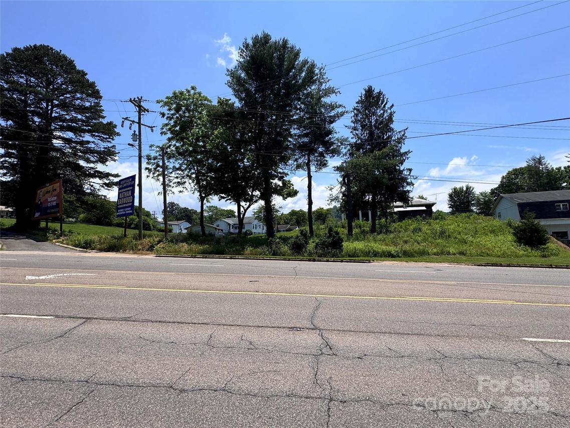130 N 1st St., Franklin, NC 28734