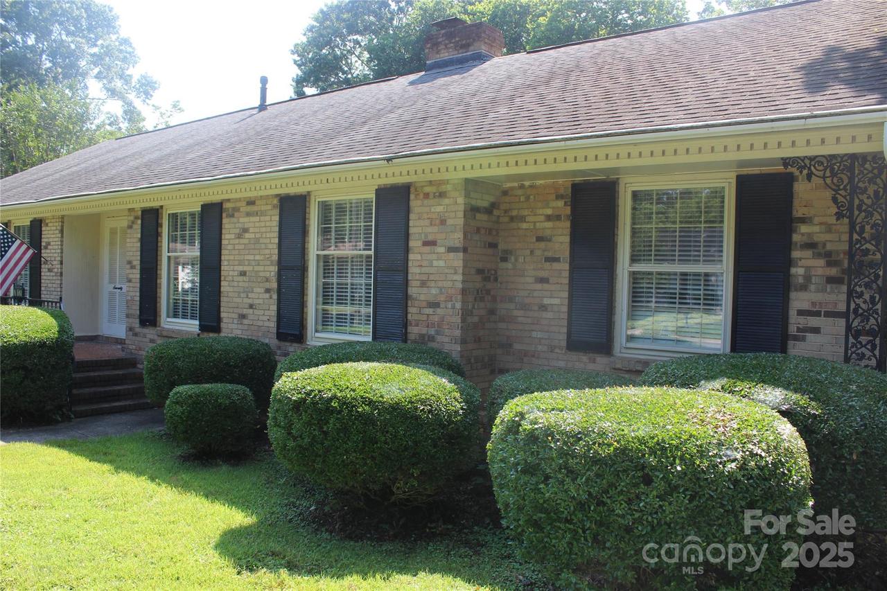 7017 Knightswood Dr., Charlotte, NC 28226