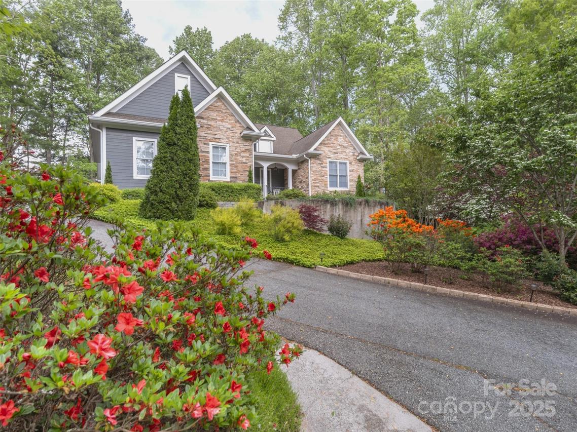 69 Benhurst Ct. #6, Hendersonville, NC 28791