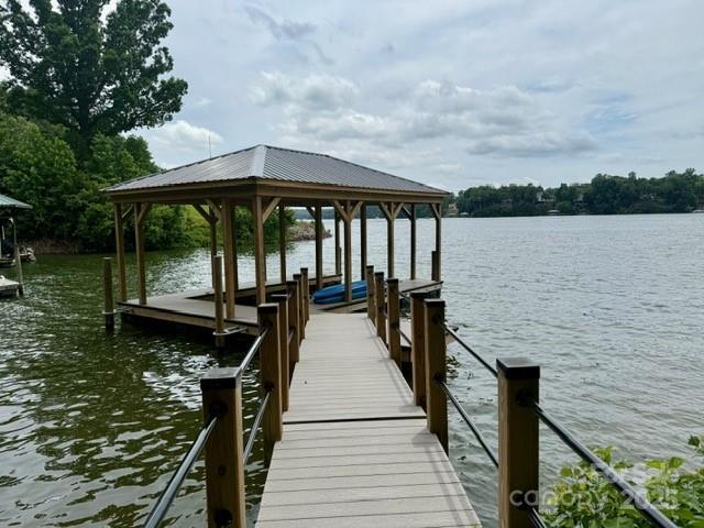 138 Island View Rd., Statesville, NC 28677