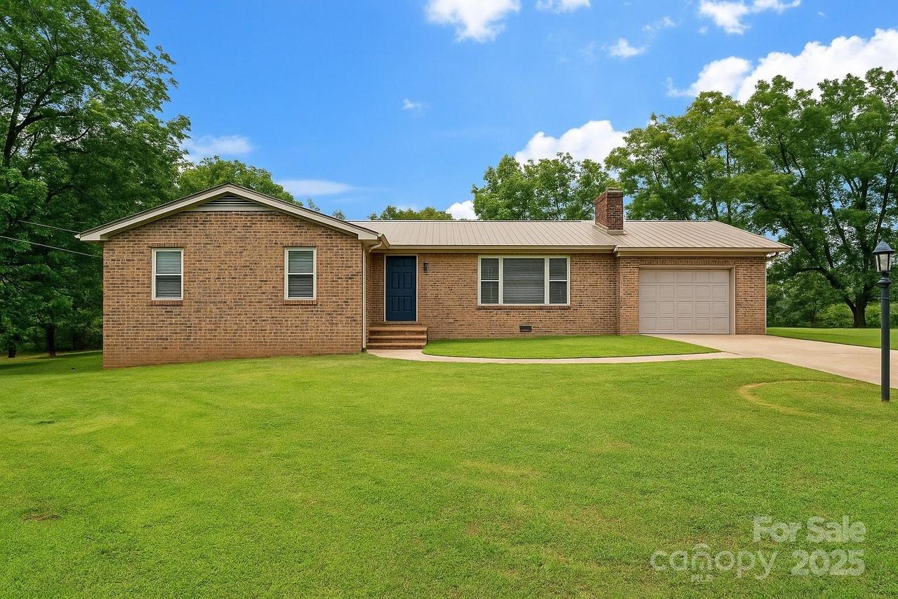 233 Church St., Ellenboro, NC 28040