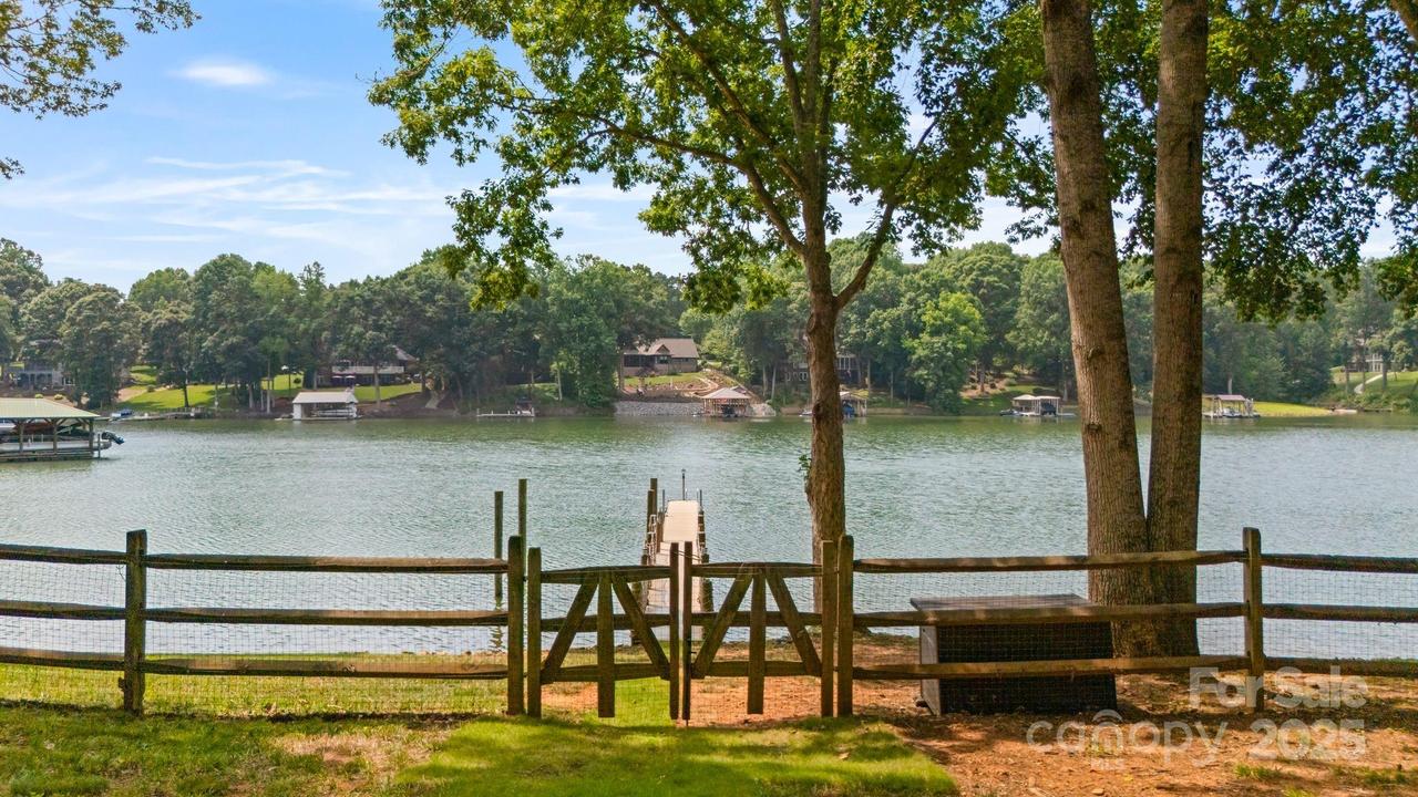 6836 Summer Hill Dr., Denver, NC 28037