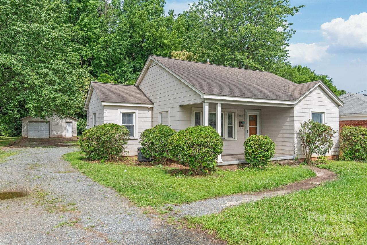 2722 Eastway Dr., Charlotte, NC 28205