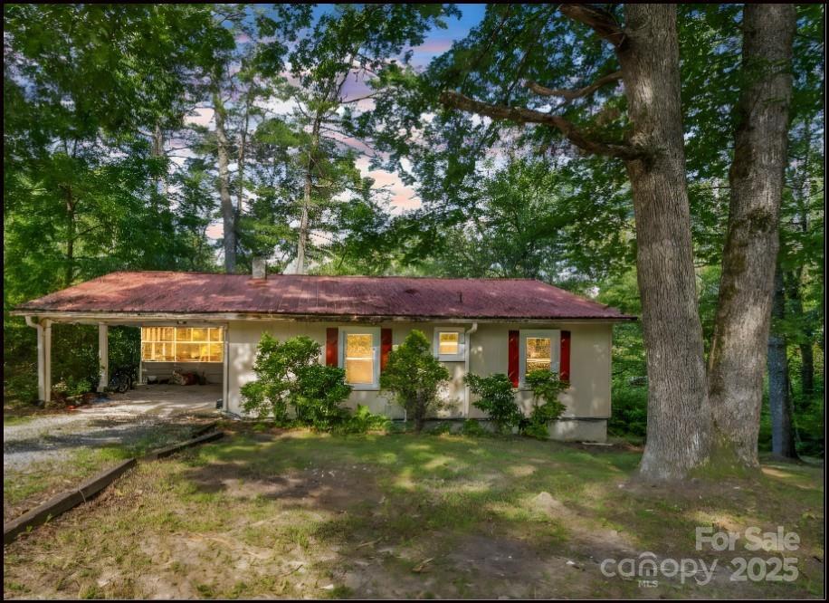 62 Kinard Ln., Penrose, NC 28766