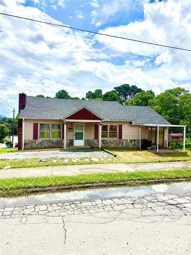65 N Mcdowell Ave., Marion, NC 28752