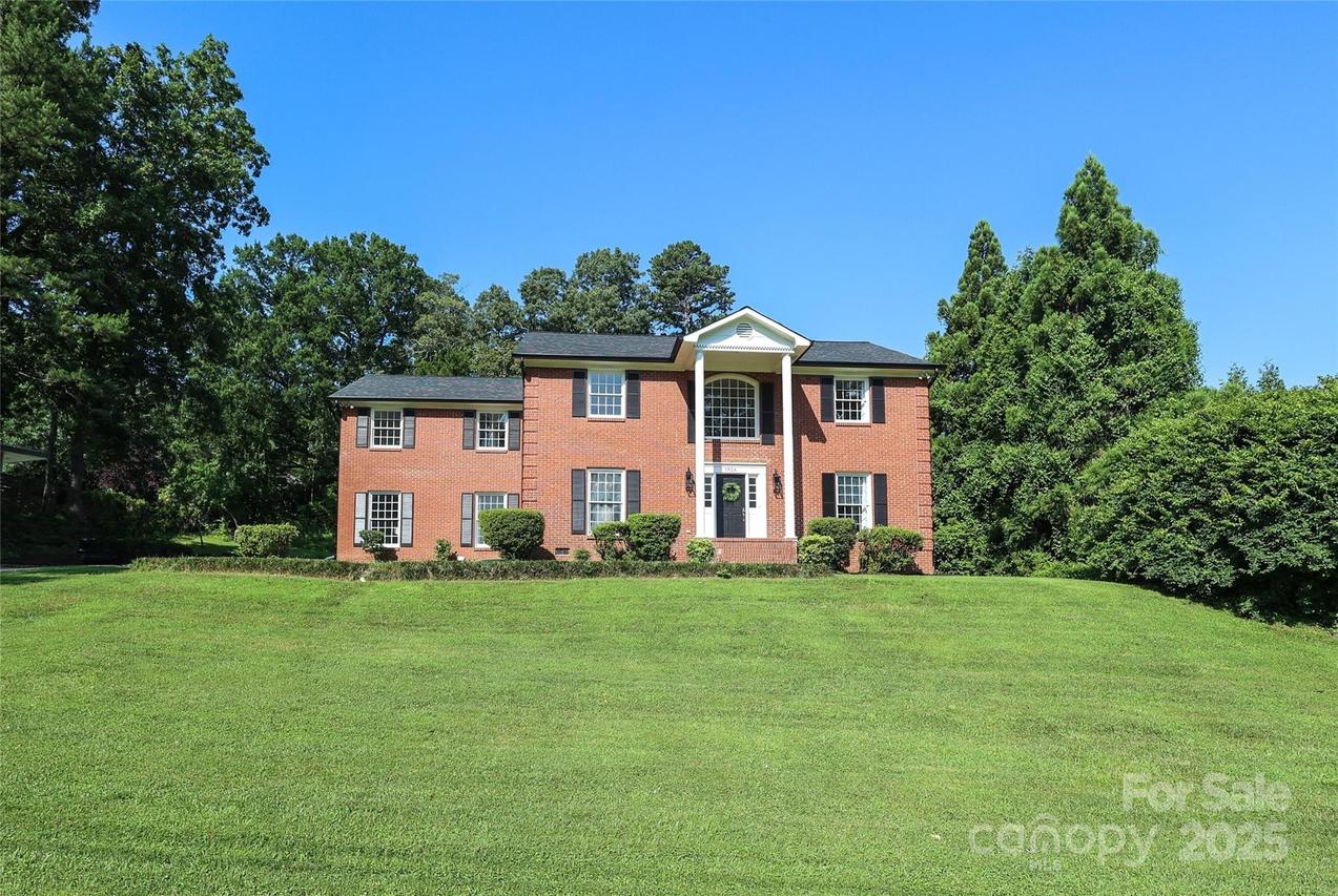 1928 Providence Rd., Charlotte, NC 28211