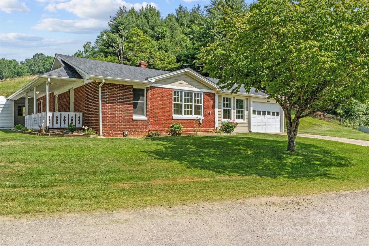 244 Carl Fox Rd., Burnsville, NC 28714