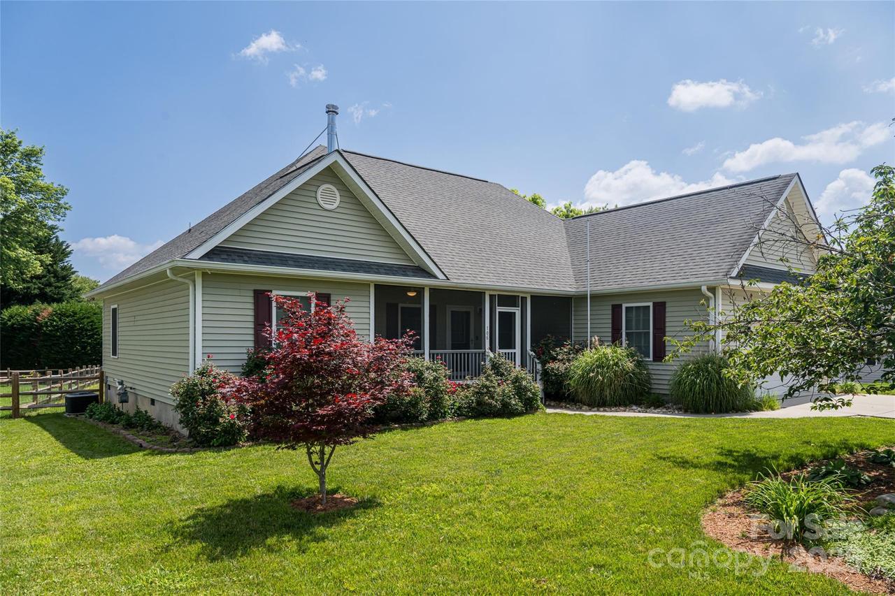 106 Beaver Dam Dr., Mills River, NC 28759