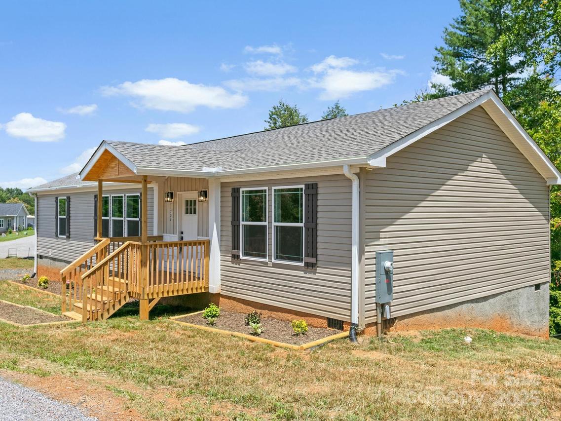 206 Walnut Branch Rd., Weaverville, NC 28787