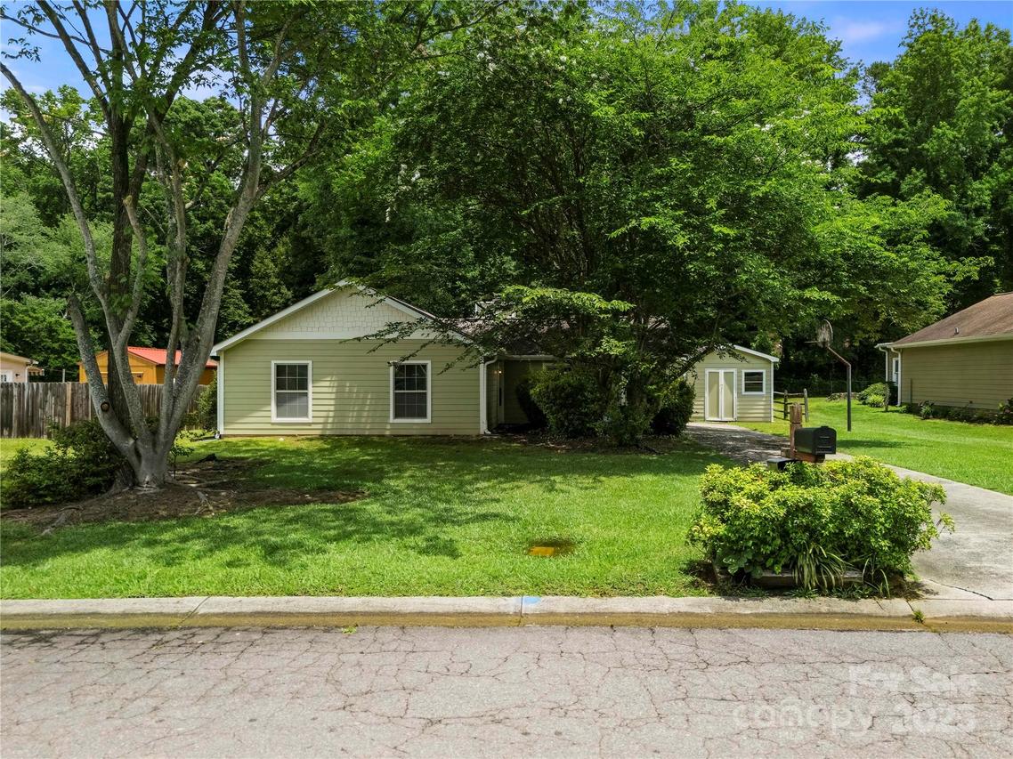 4333 Dunwoody Dr., Charlotte, NC 28215