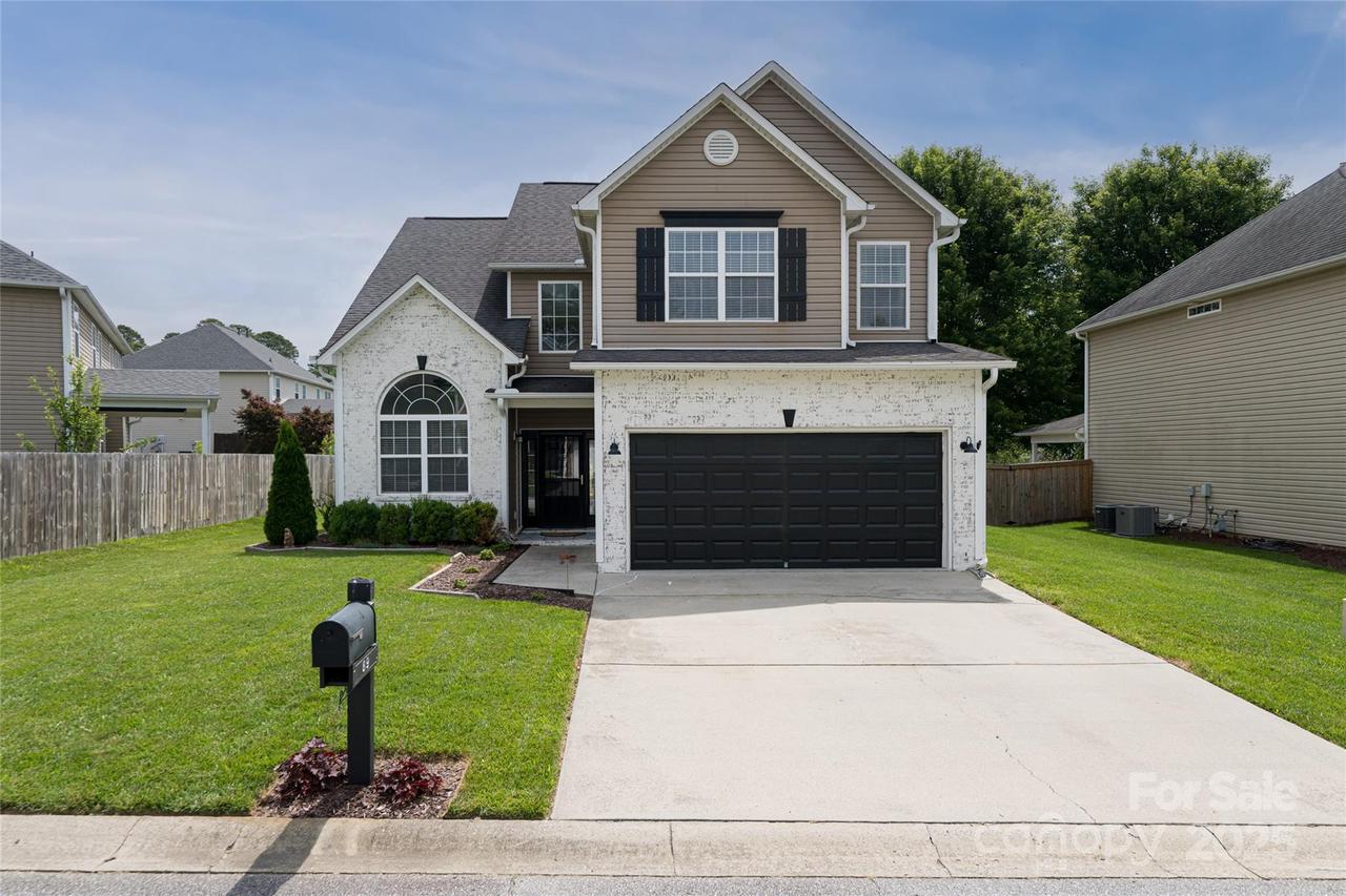 89 Woodfern Rd., Fletcher, NC 28732
