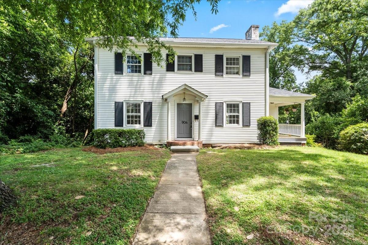 904 Edgewood Cir., Gastonia, NC 28052