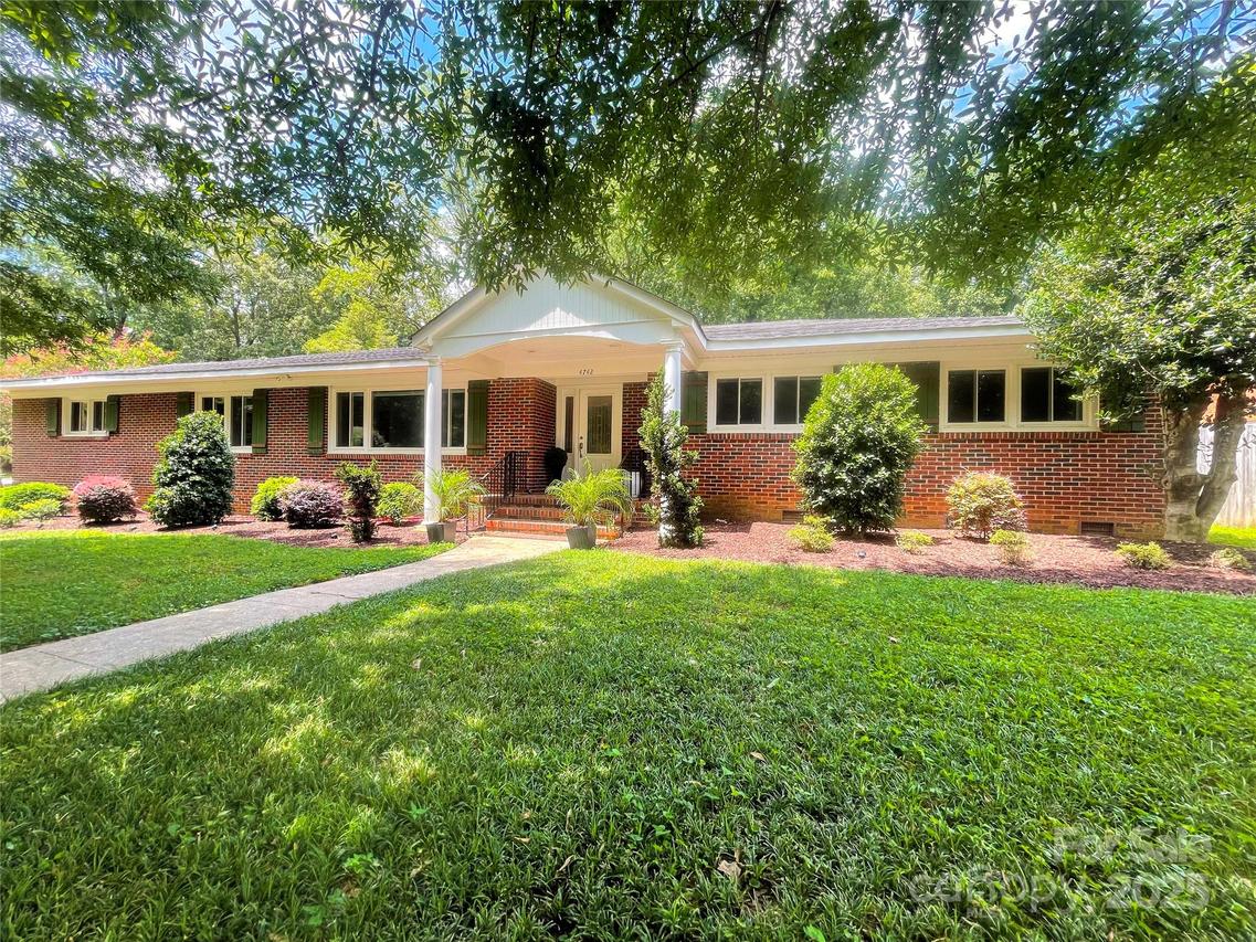 4742 Emory Ln., Charlotte, NC 28211