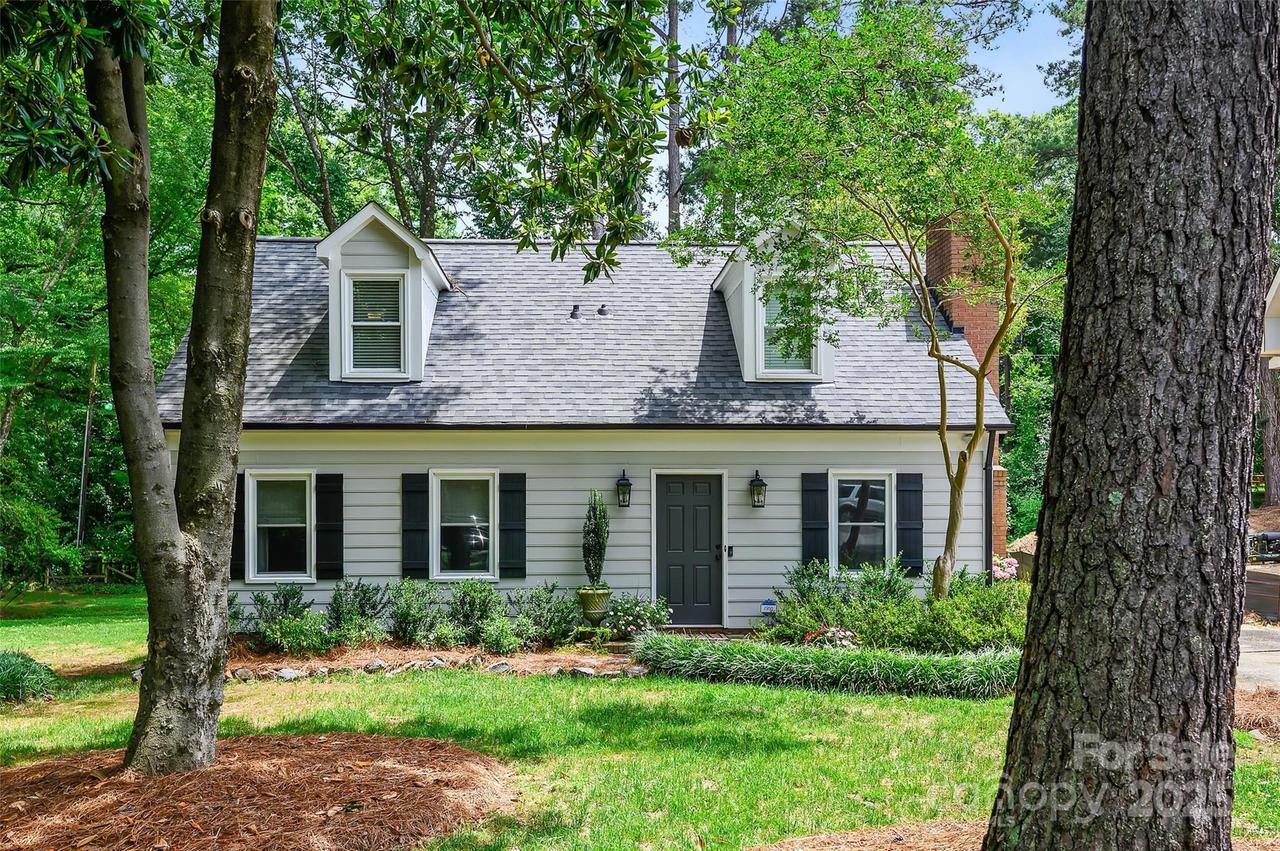 1040 Goshen Pl., Charlotte, NC 28211
