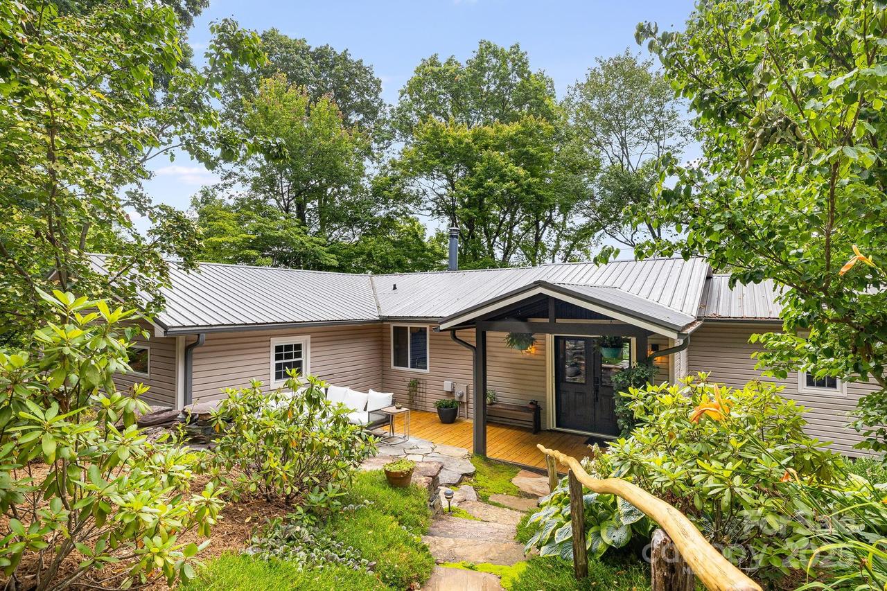 90 Reed Rd., Asheville, NC 28805