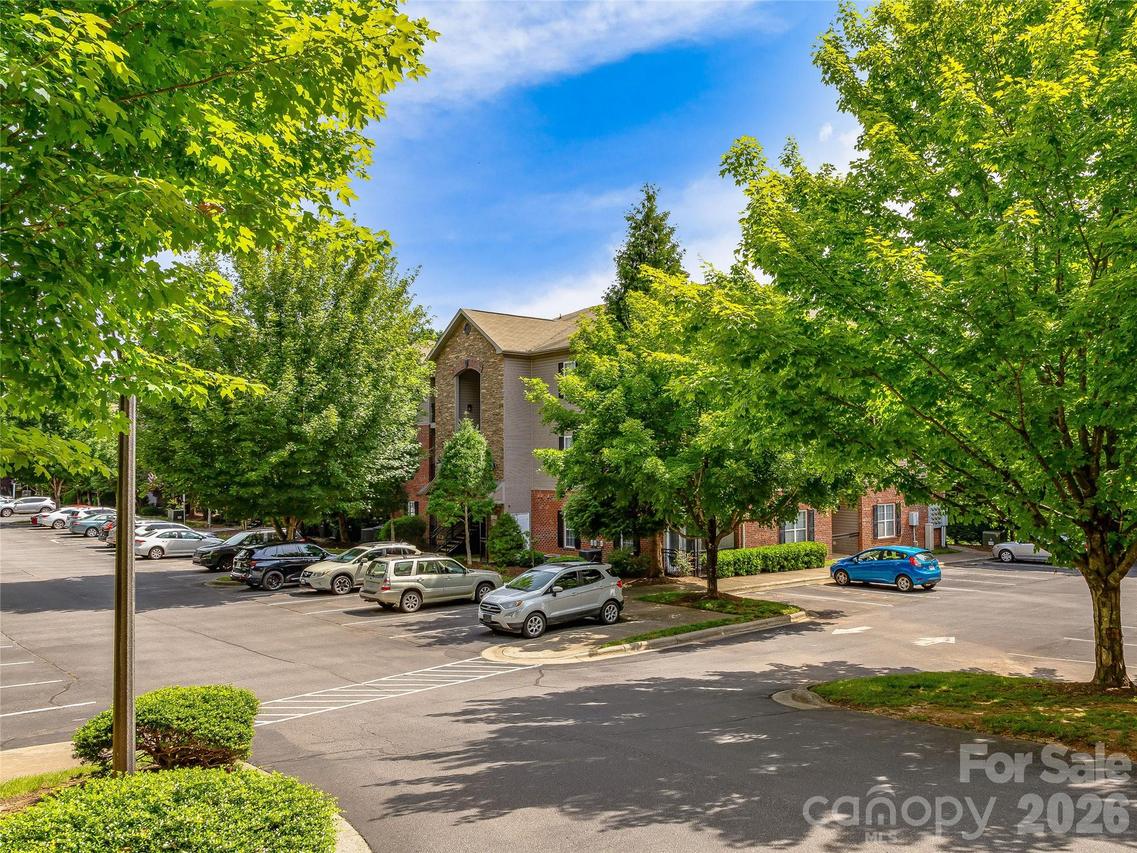 726 Appeldoorn Cir., Asheville, NC 28803