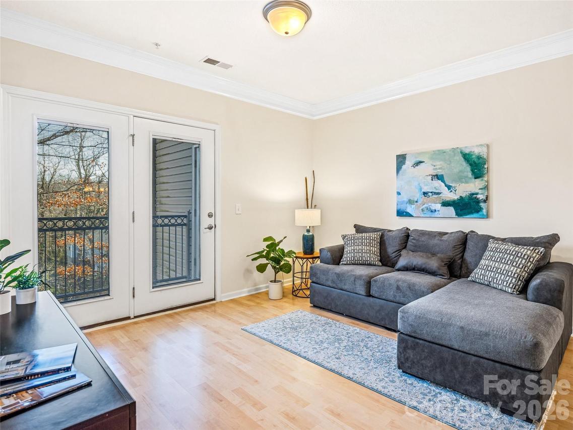 726 Appeldoorn Cir., Asheville, NC 28803