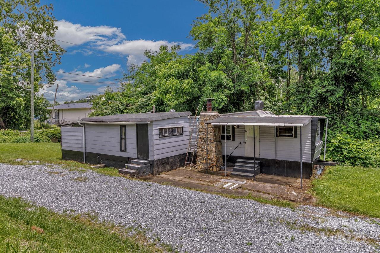 102 Edgewood Rd., Asheville, NC 28803
