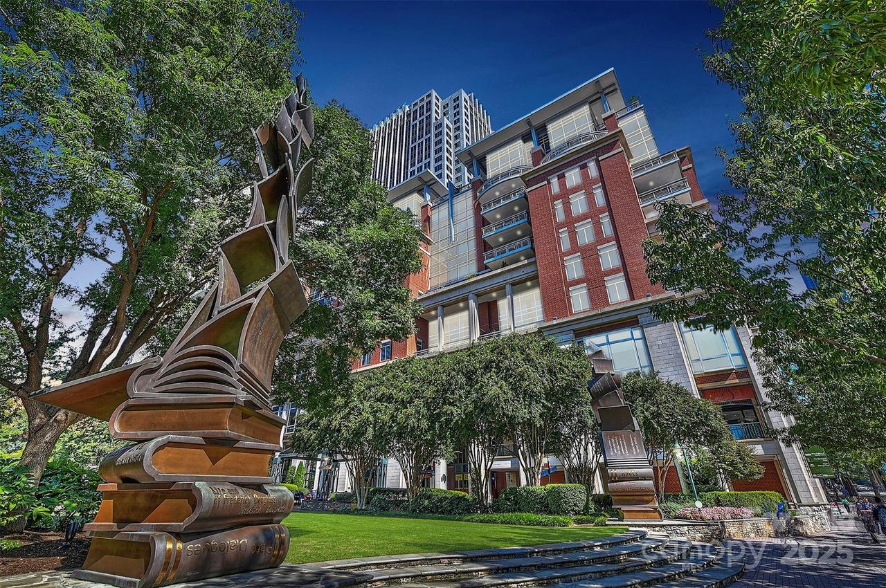 435 S Tryon St., Charlotte, NC 28202