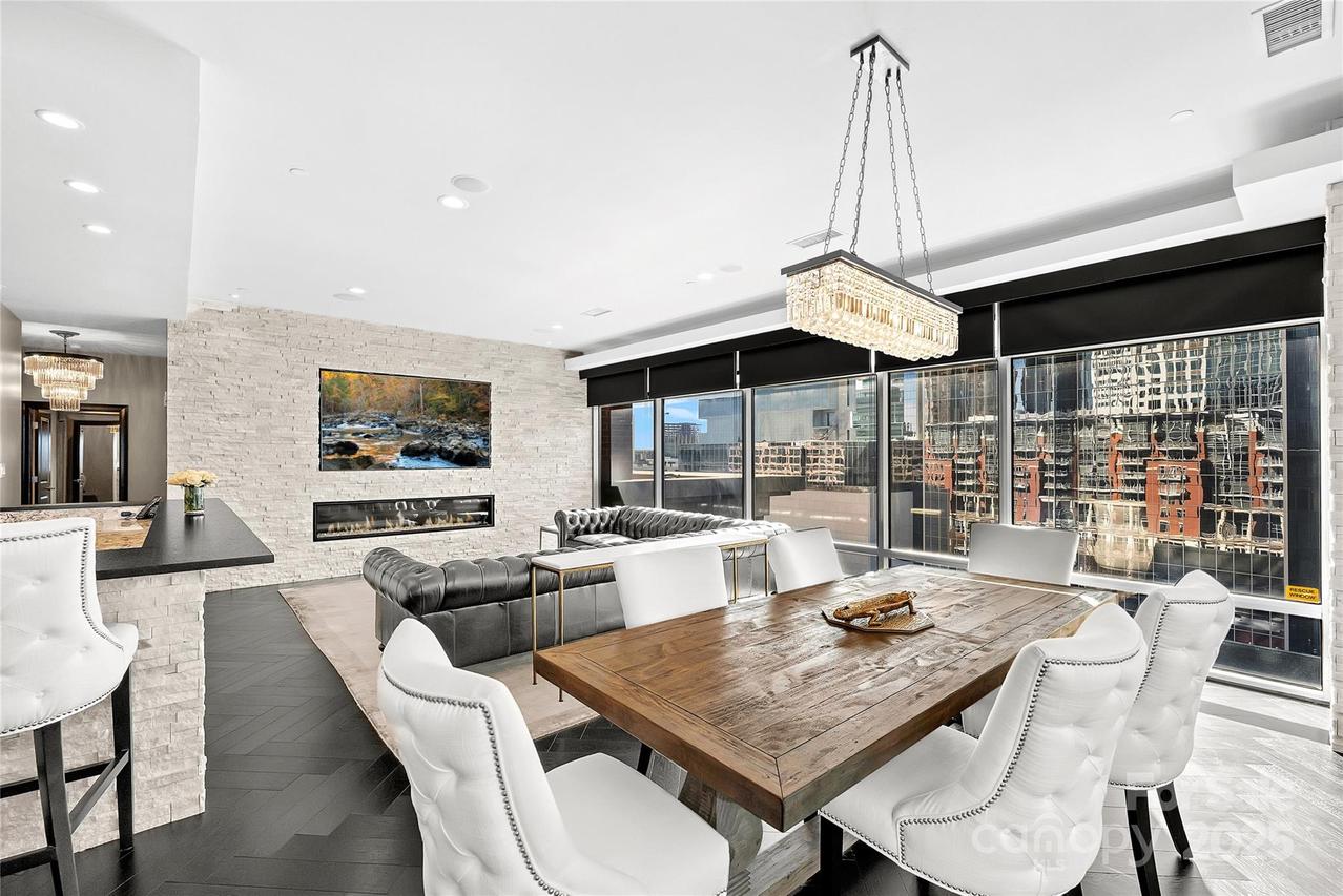 435 S Tryon St., Charlotte, NC 28202