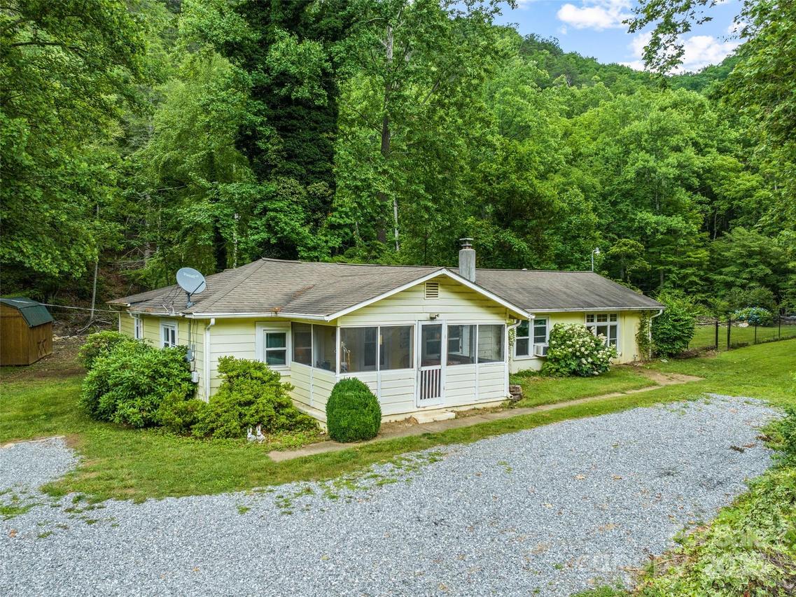 449 Little East Fork Rd., Canton, NC 28716