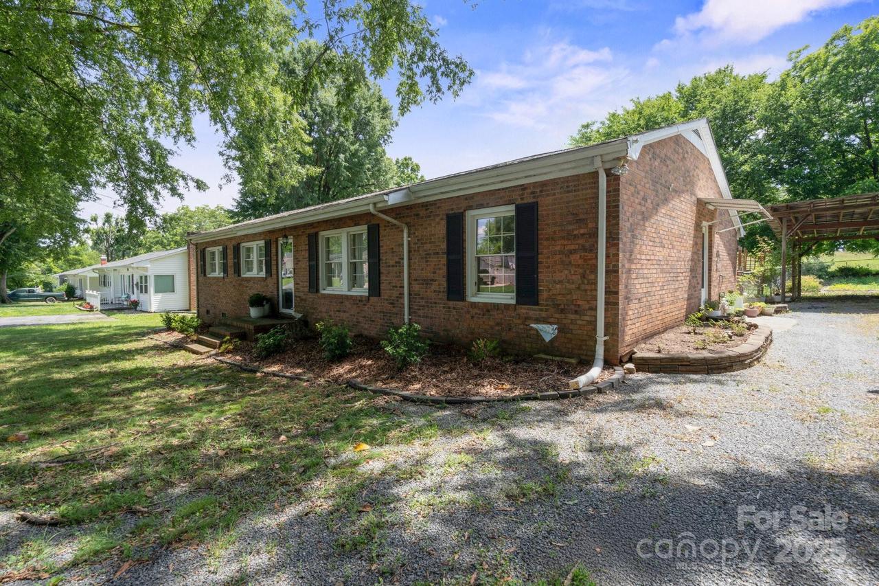 1787 Eastover Dr., Mount Pleasant, NC 28124