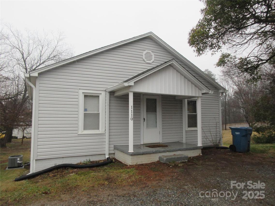 1110 20th St., Hickory, NC 28601
