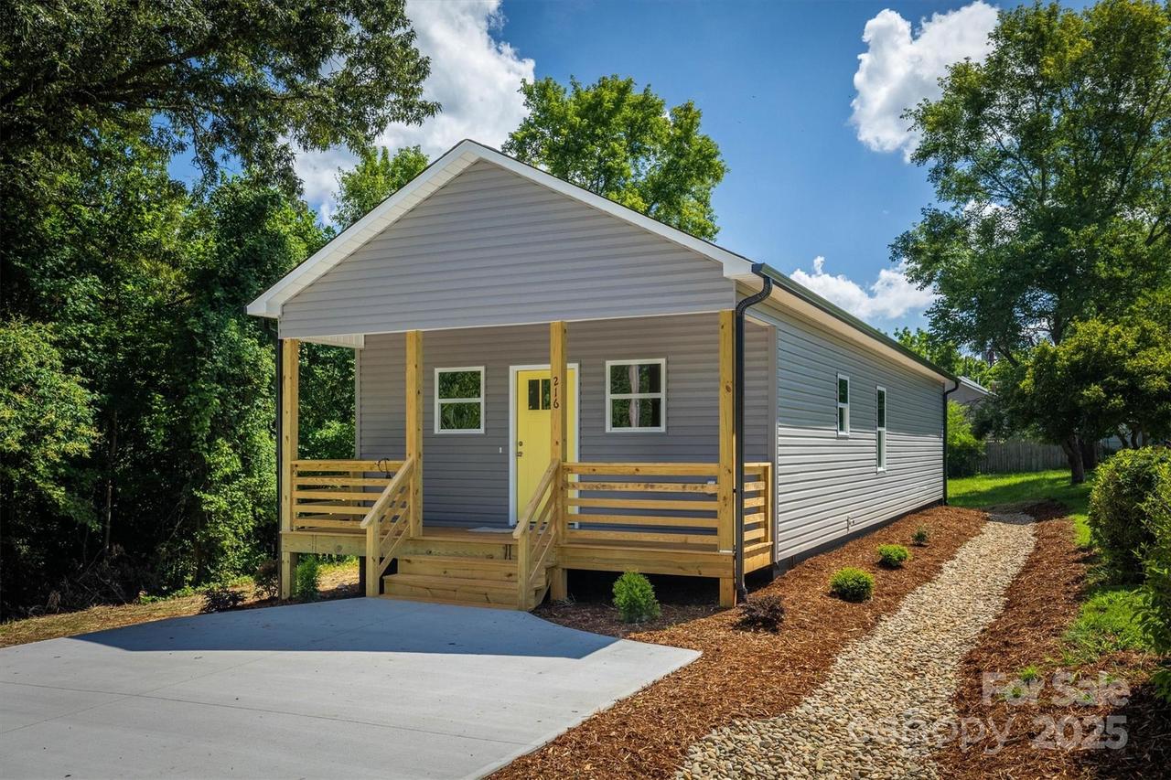 216 Stephens Dr., Morganton, NC 28655