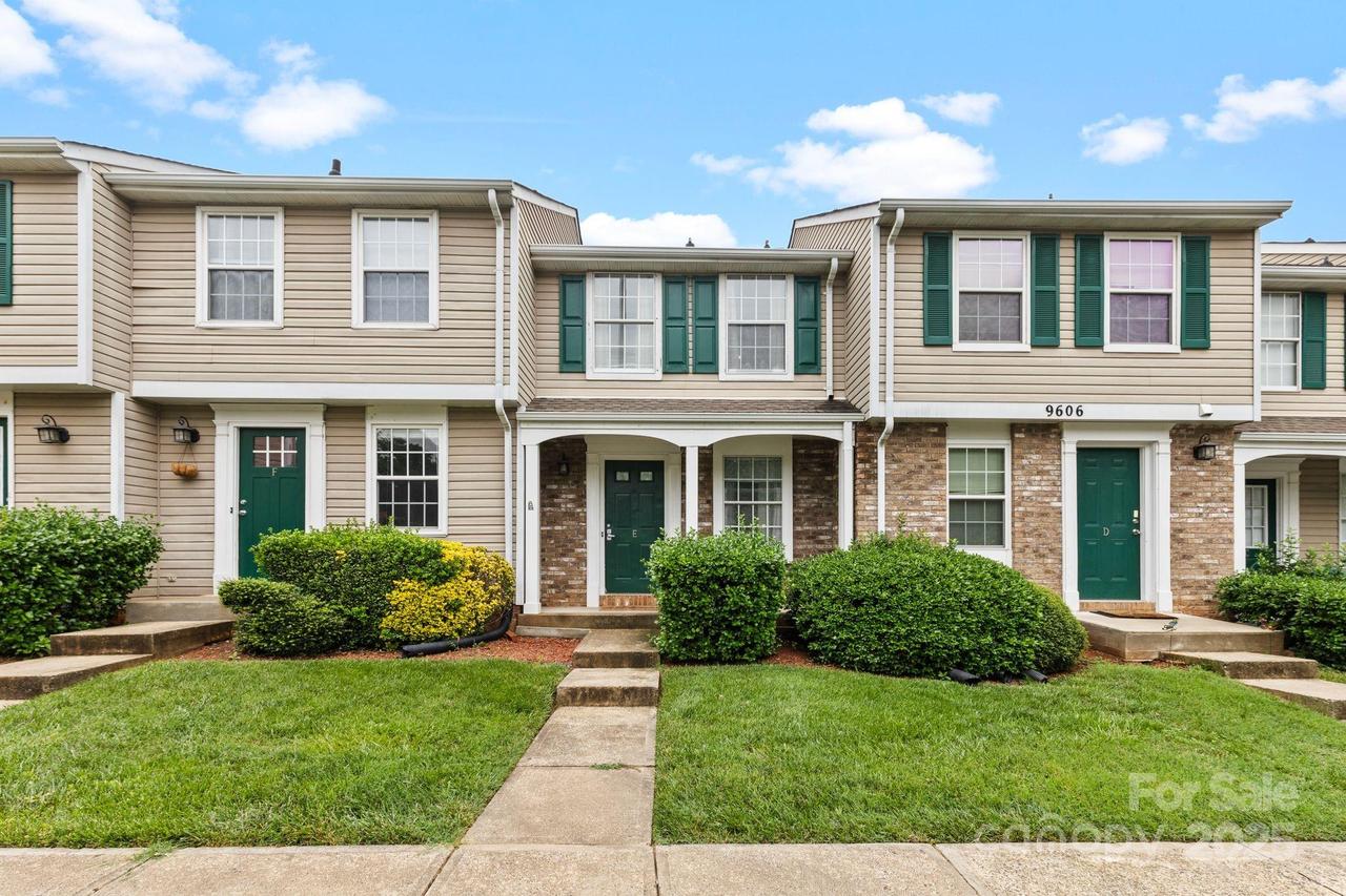 9606 Vinca Cir. #E, Charlotte, NC 28213