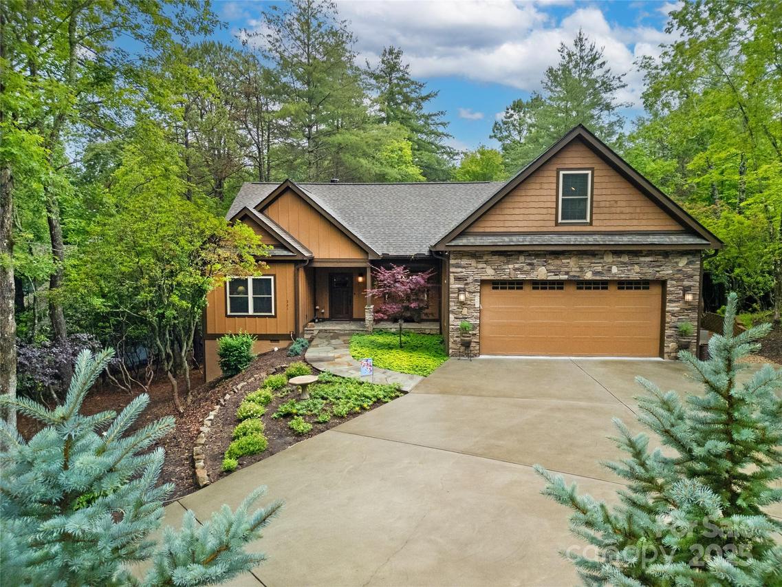 321 Middle Connestee Tr., Brevard, NC 28712