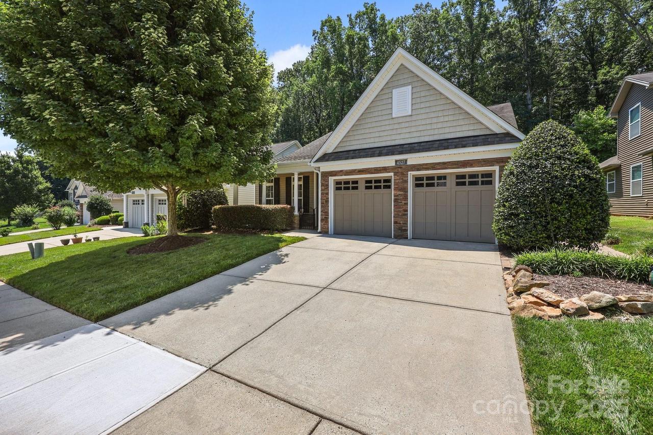 4527 Hubbard Falls Dr., Charlotte, NC 28269