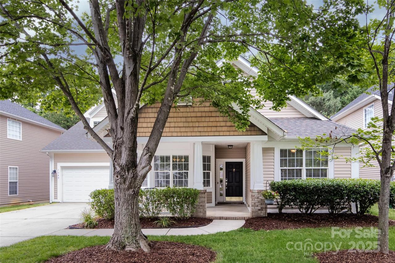 1040 Stonedown Ln., Matthews, NC 28104