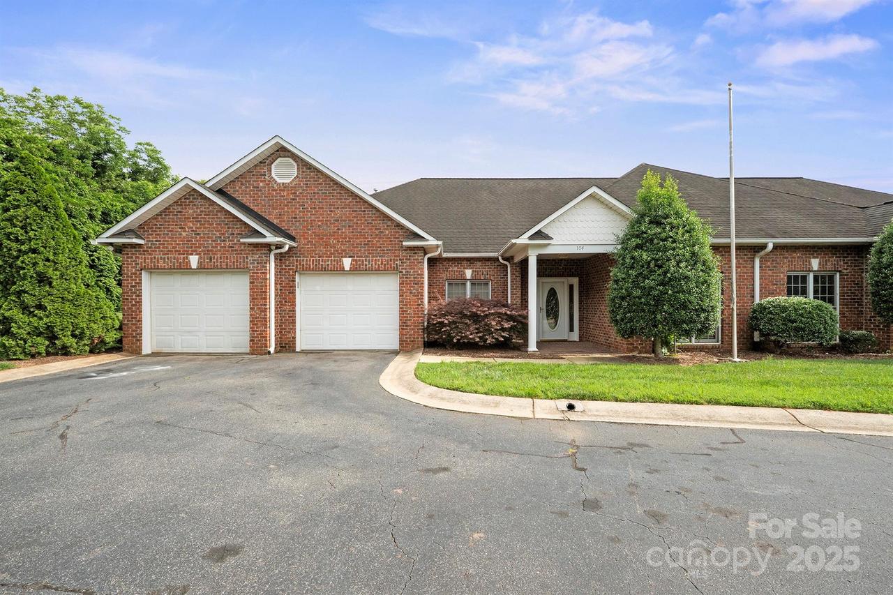 104 Mooreland Dr., Conover, NC 28613