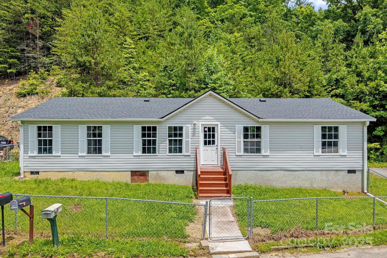 518 Primrose Dr., Asheville, NC 28806