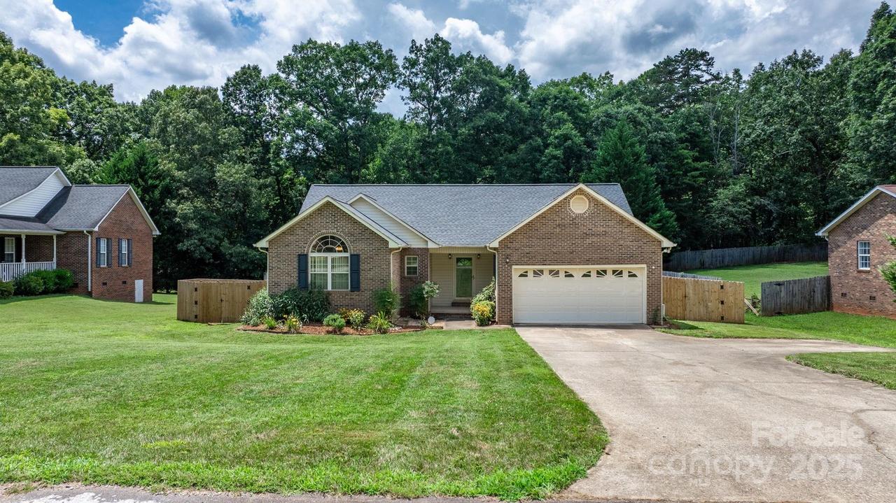 5473 Twelve Oak Ln., Conover, NC 28613