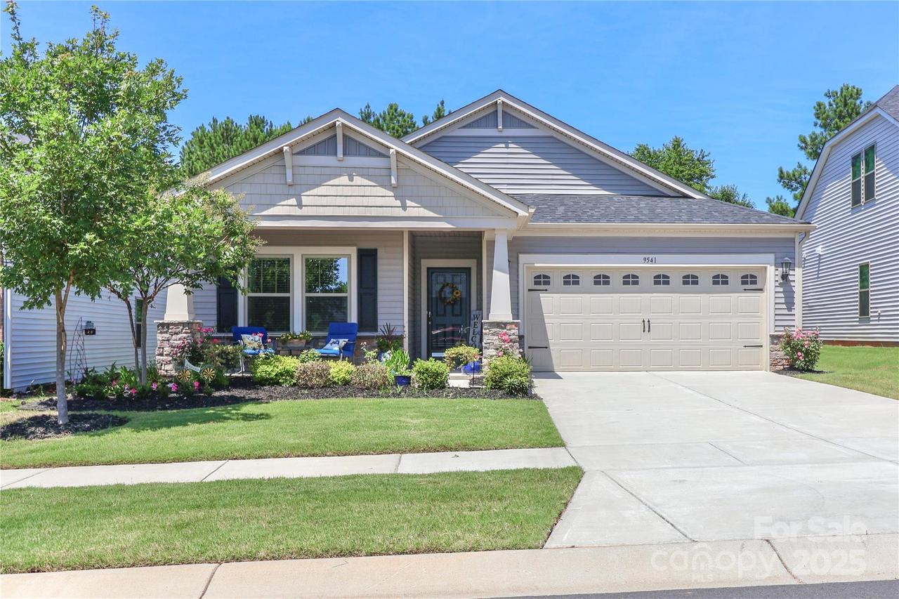 9541 Festival Way, Charlotte, NC 28215