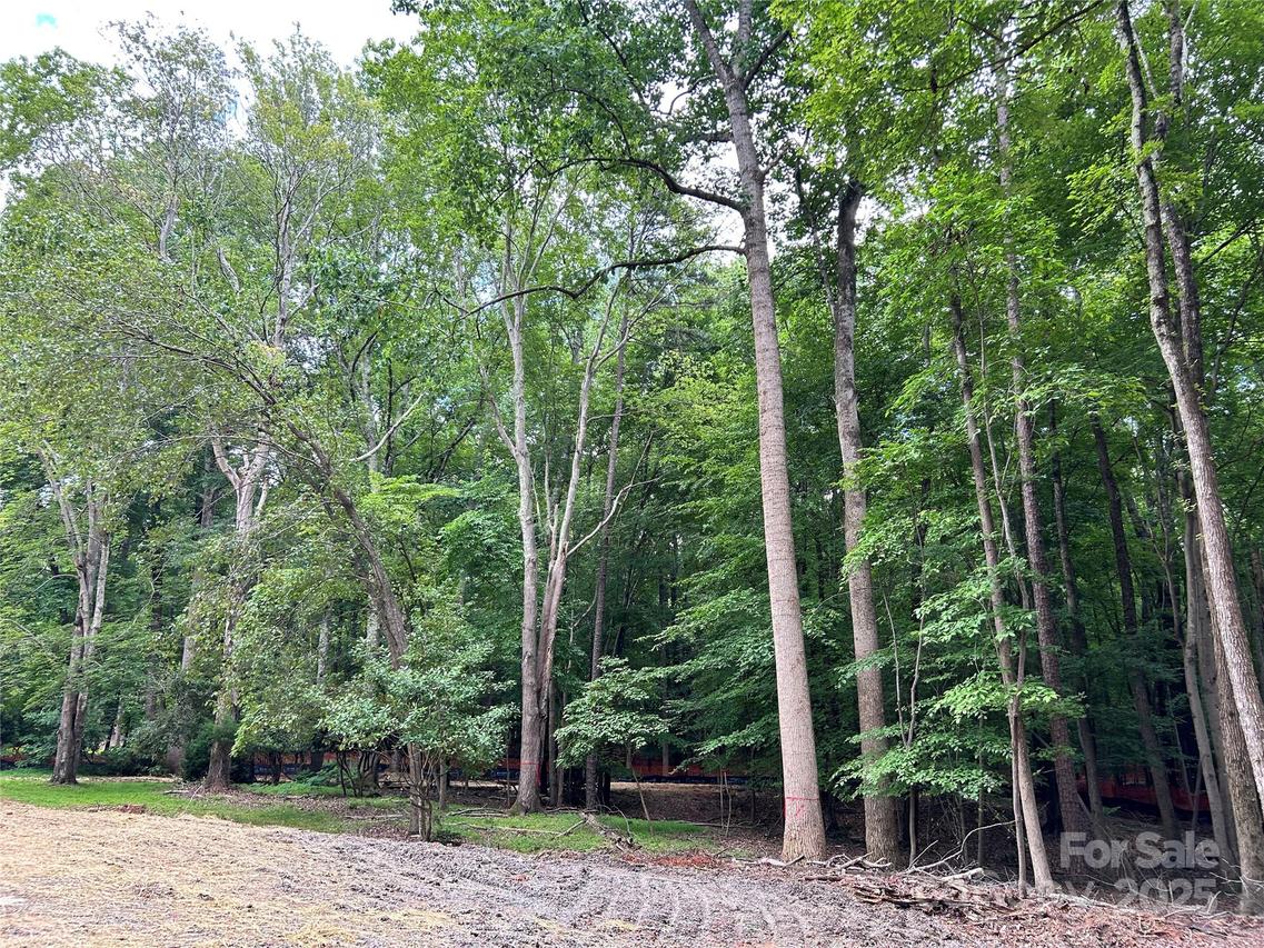3415 Lakeside Dr., Charlotte, NC 28270