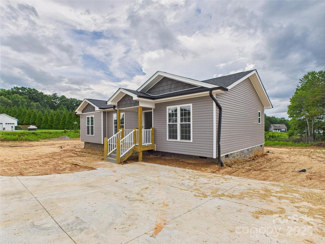 3016 Icard Rhodhiss Rd., Connelly Springs, NC 28612