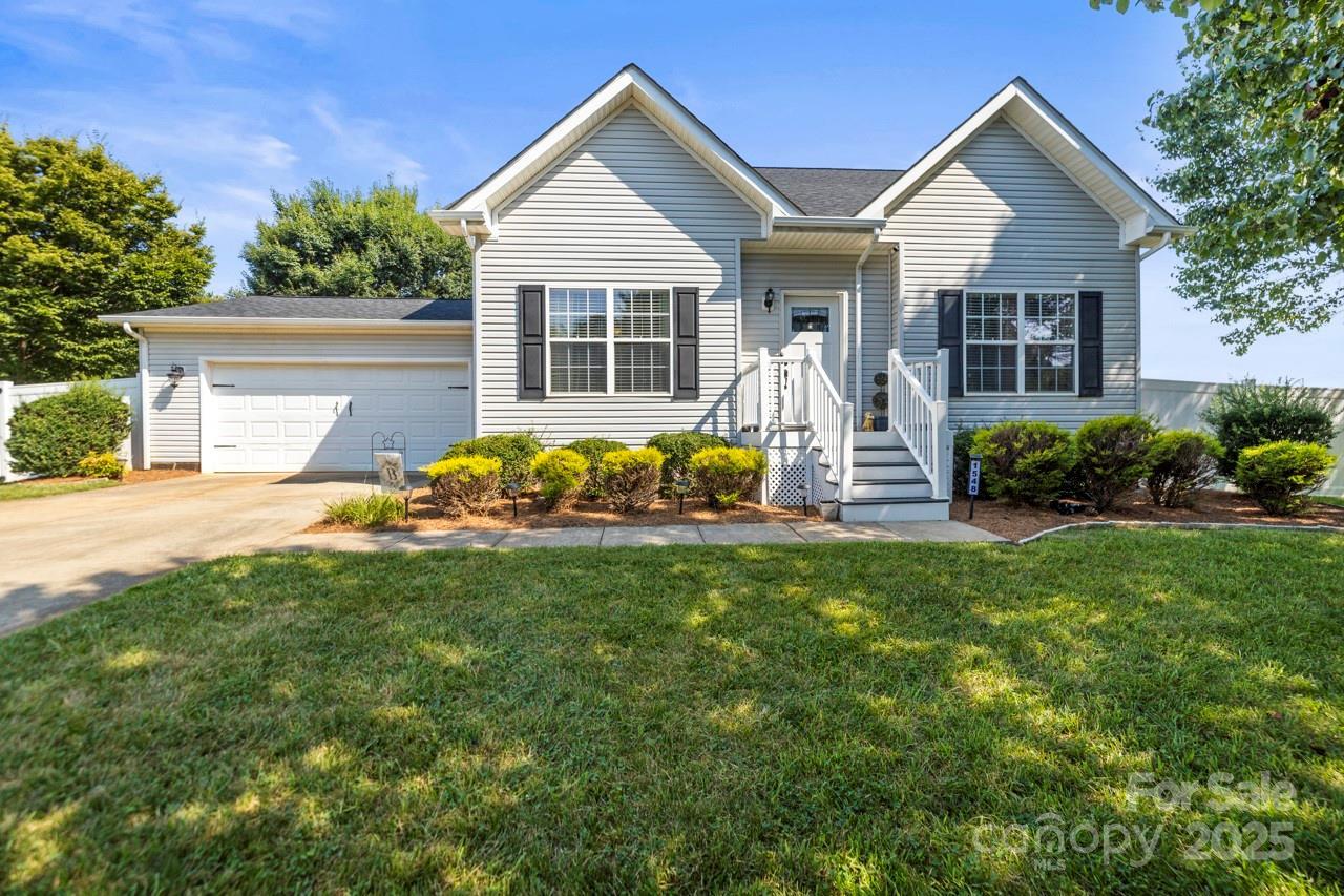 1548 Berkshire Dr., Newton, NC 28658