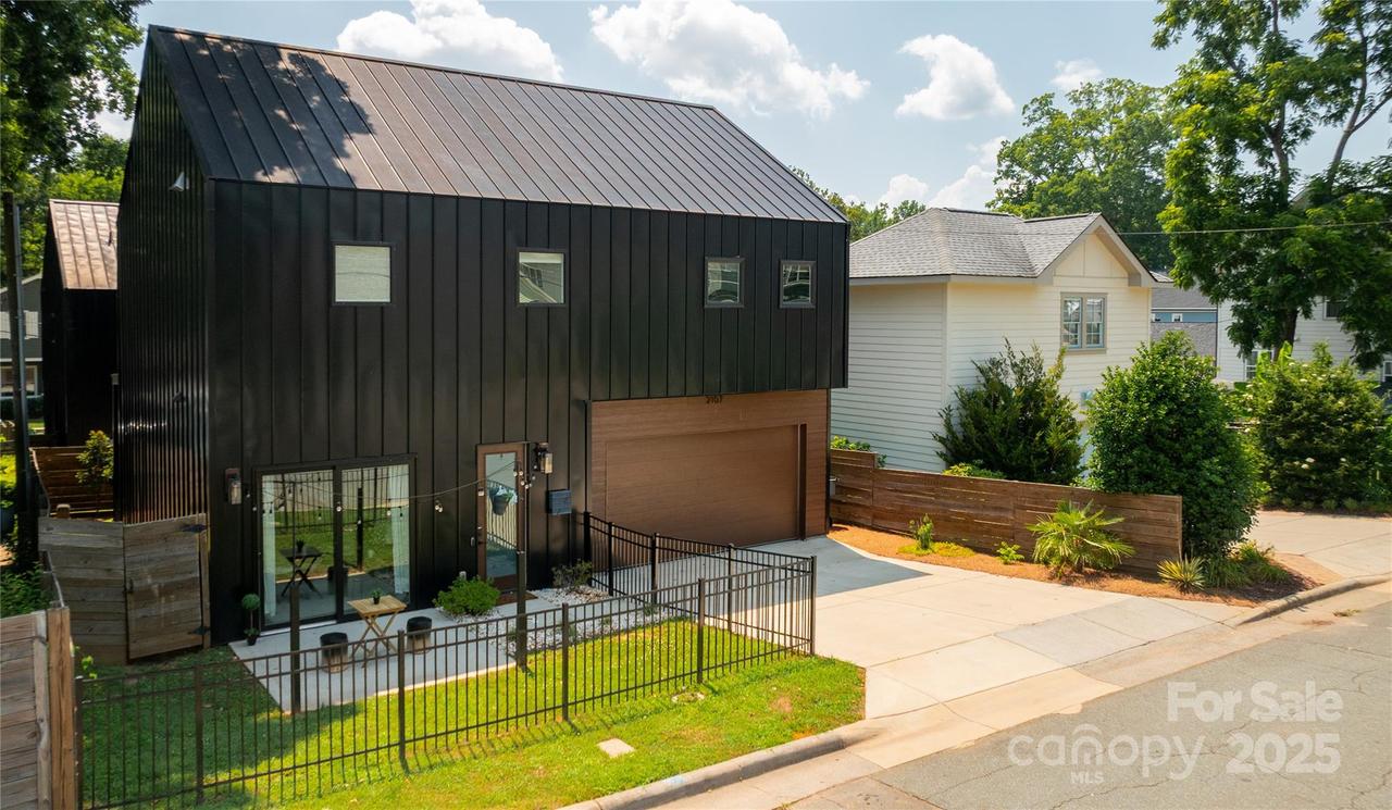 2107 W Trade St., Charlotte, NC 28216