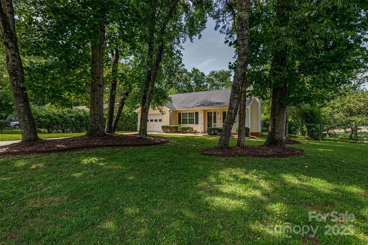 1801 Teddington Dr., Charlotte, NC 28214