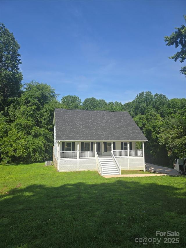 608 Sharon Dr., Statesville, NC 28625