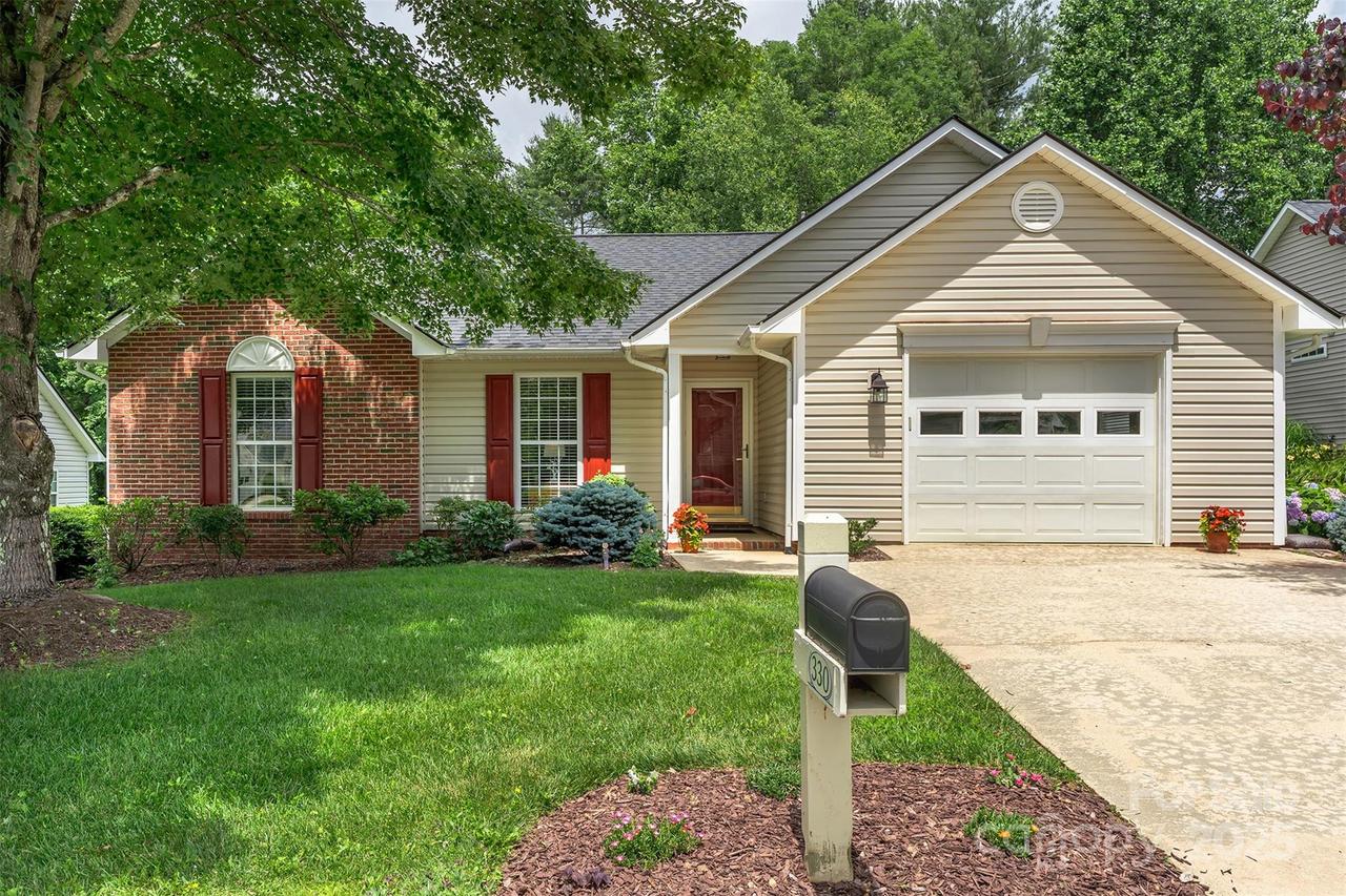 330 Stonehollow Rd., Fletcher, NC 28732
