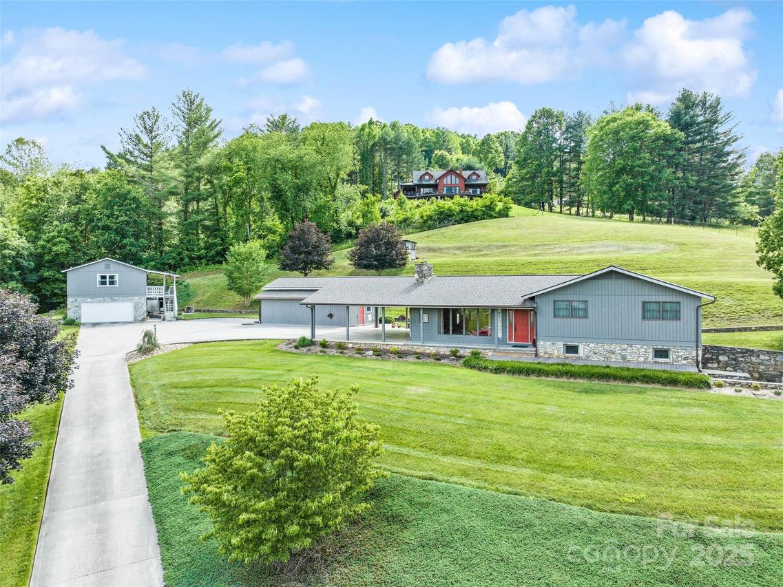 415 Crawford Rd., Waynesville, NC 28785