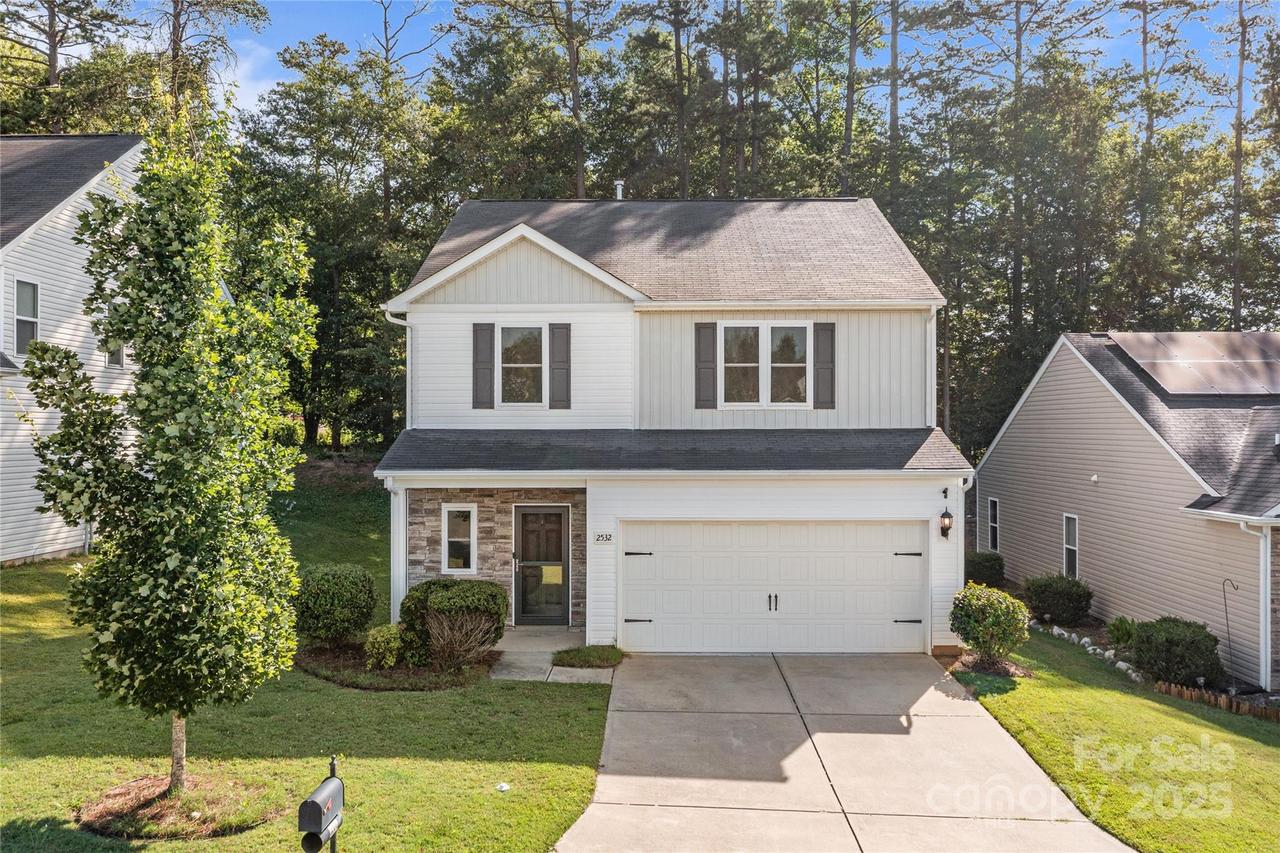 2532 Blue Moss Dr., Dallas, NC 28034