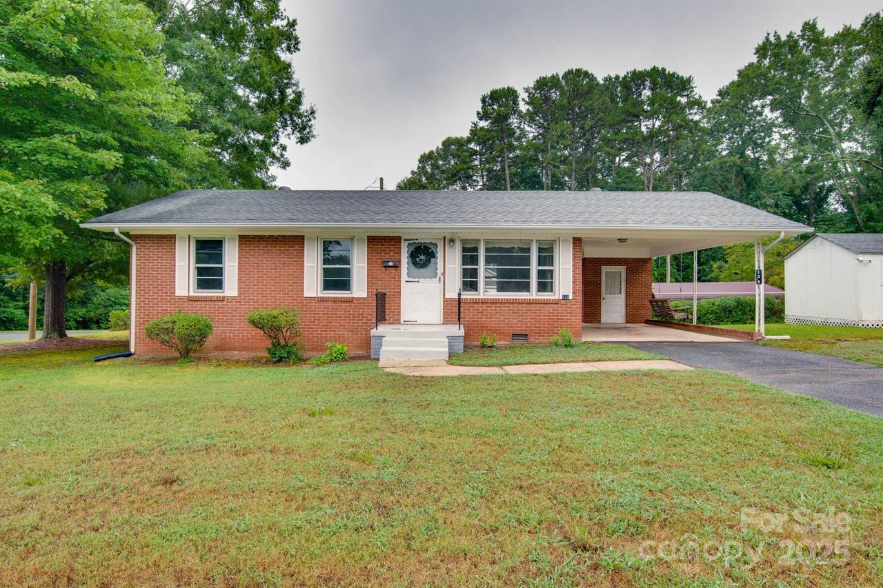 126 E Parkwood St., Stanley, NC 28164