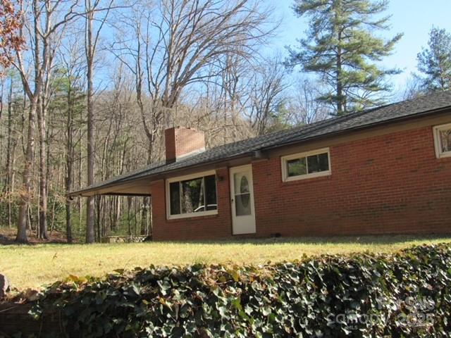 9 Vance Dr., Black Mountain, NC 28711