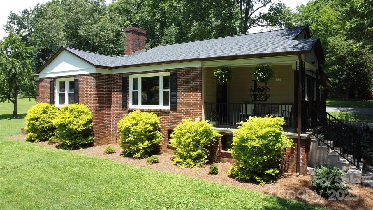 107 Byrd St., Morganton, NC 28655